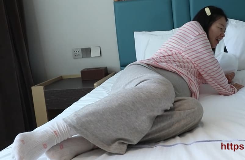 自购首发 怀孕五个月了…她的脚超级怕痒CGBF Five Months Pregnant